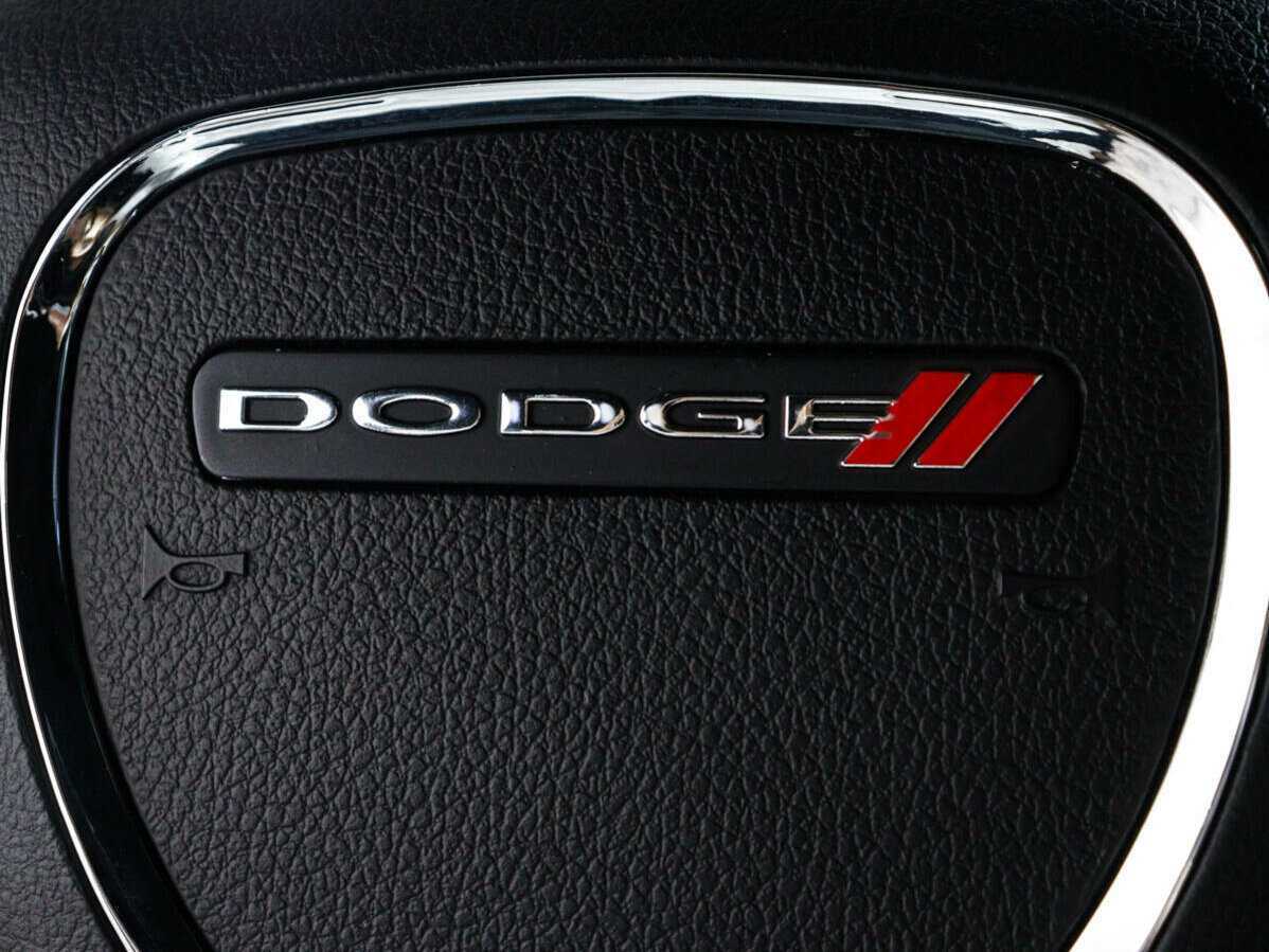 Купить Dodge Challenger с пробегом. Фото: #22