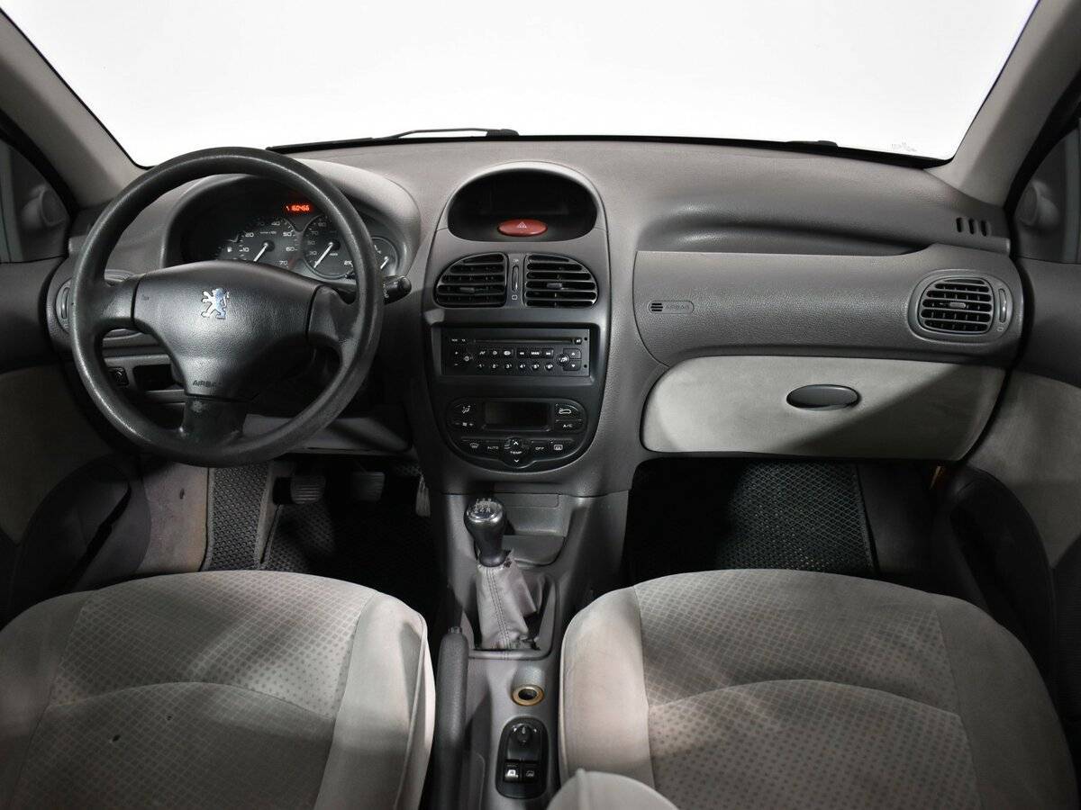 Купить Peugeot 206 с пробегом. Фото: #10