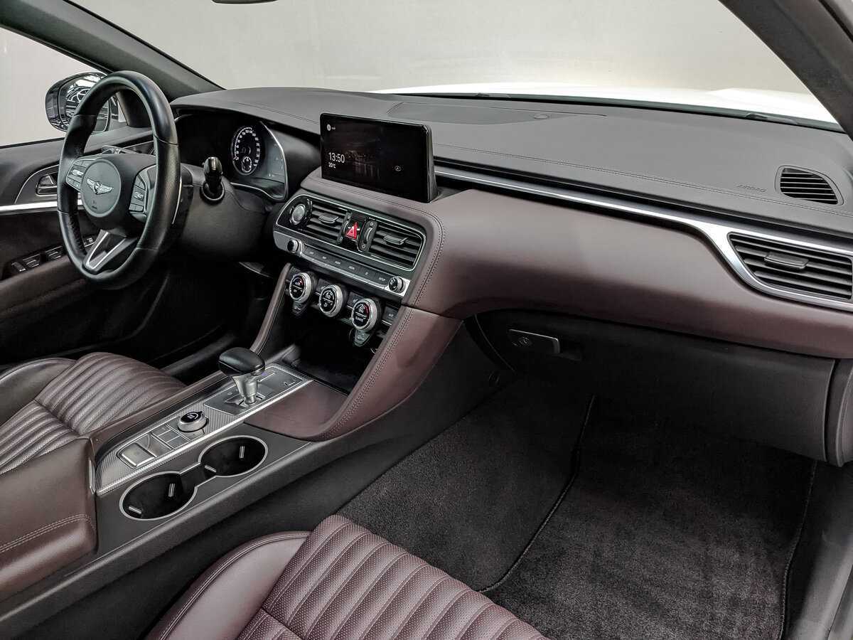 Купить Genesis G70 с пробегом. Фото: #10