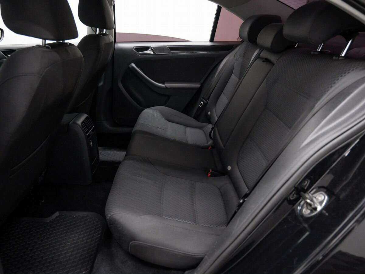 Купить Volkswagen Jetta с пробегом. Фото: #11