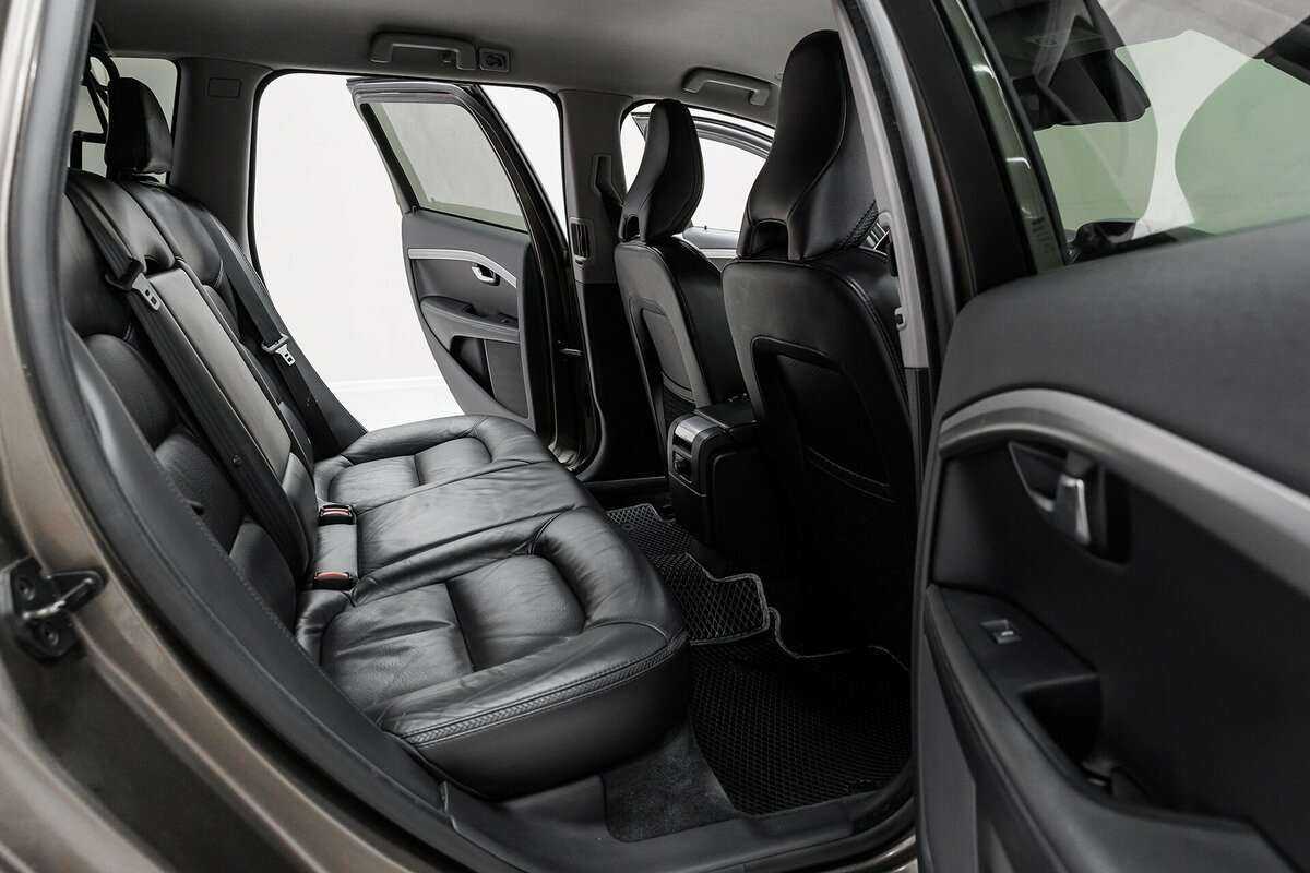 Купить Volvo XC70 с пробегом. Фото: #16