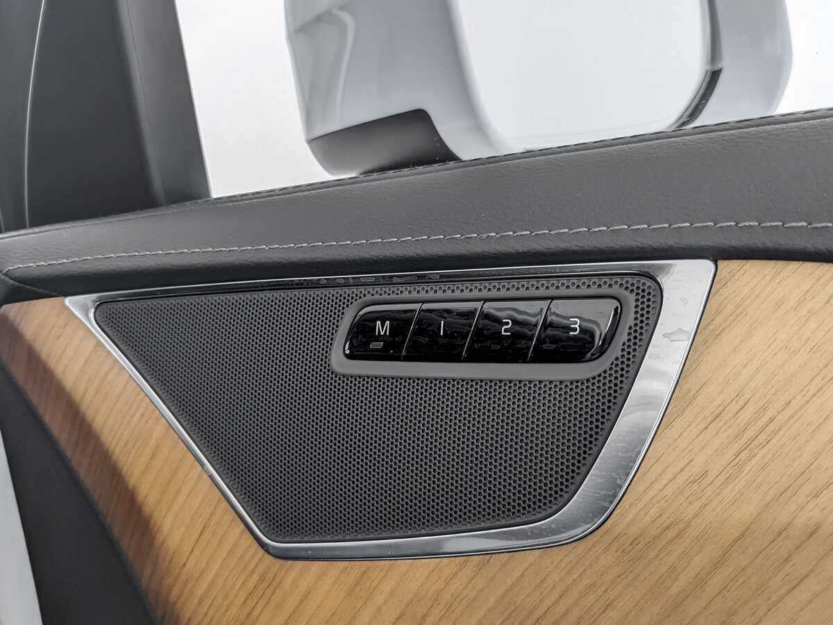 Купить Volvo XC90 с пробегом. Фото: #21