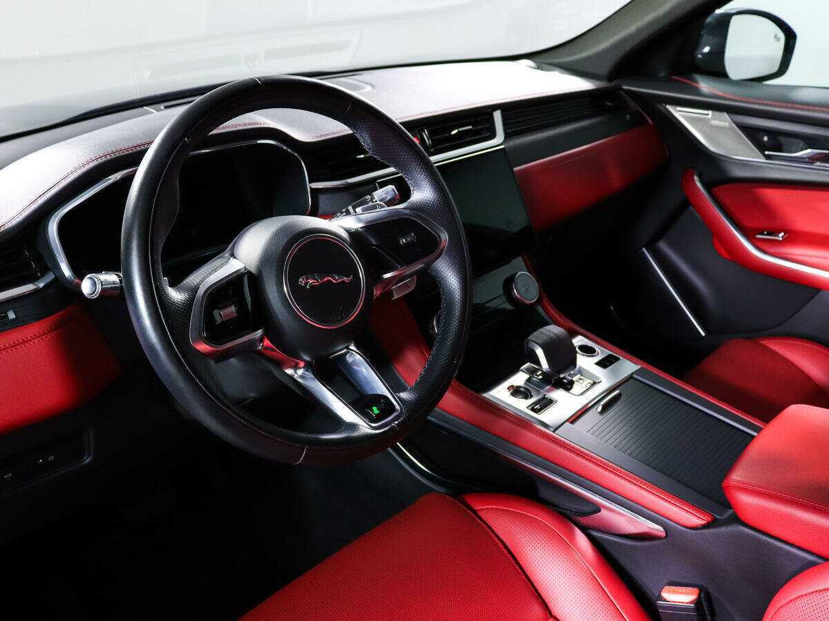 Купить Jaguar F-Pace с пробегом. Фото: #11