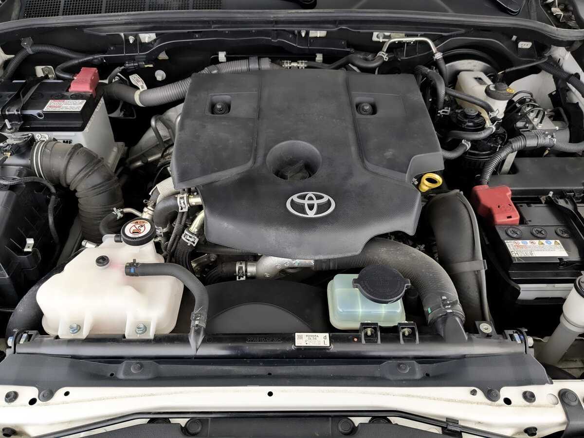 Купить Toyota Fortuner с пробегом. Фото: #8