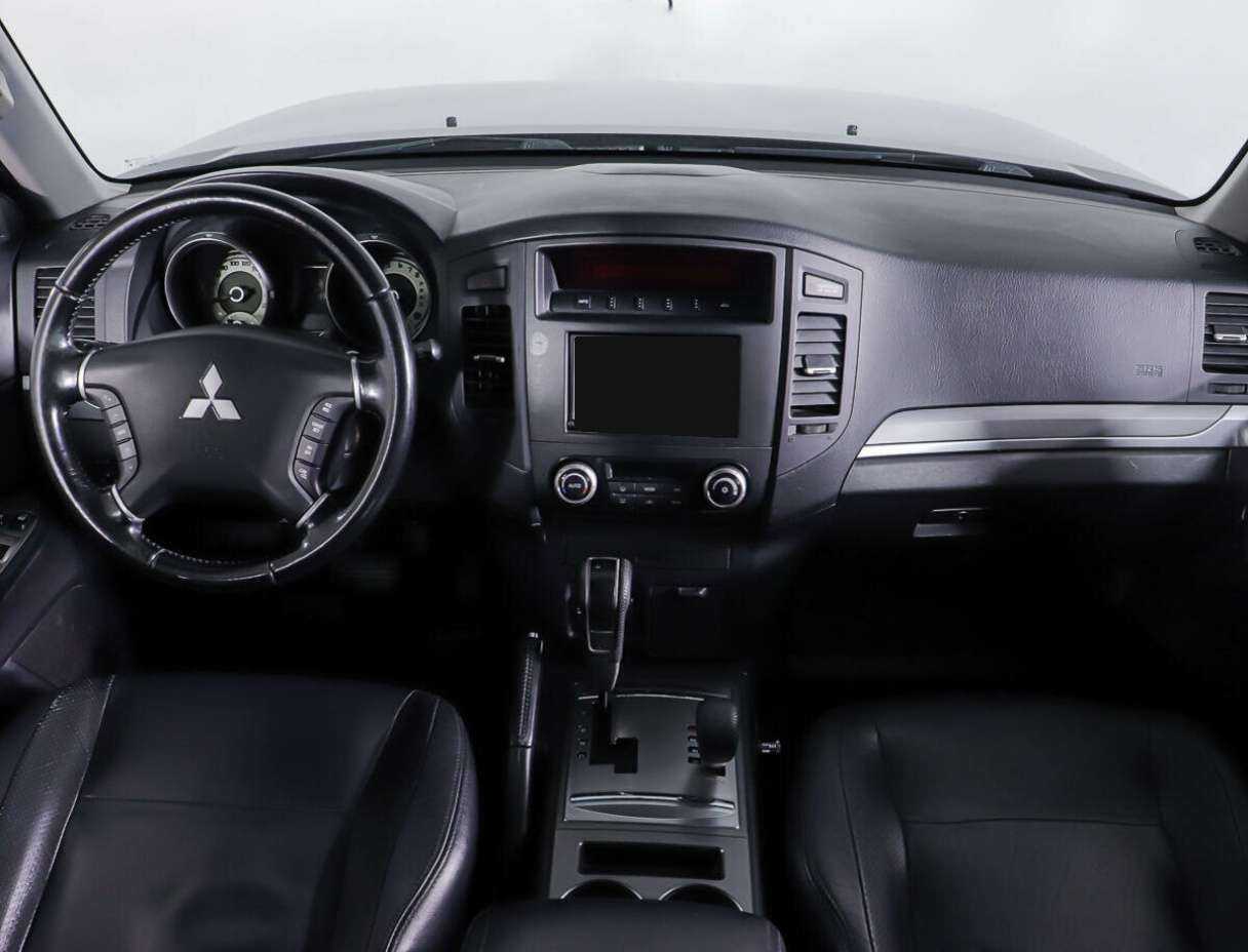 Купить Mitsubishi Pajero с пробегом. Фото: #10