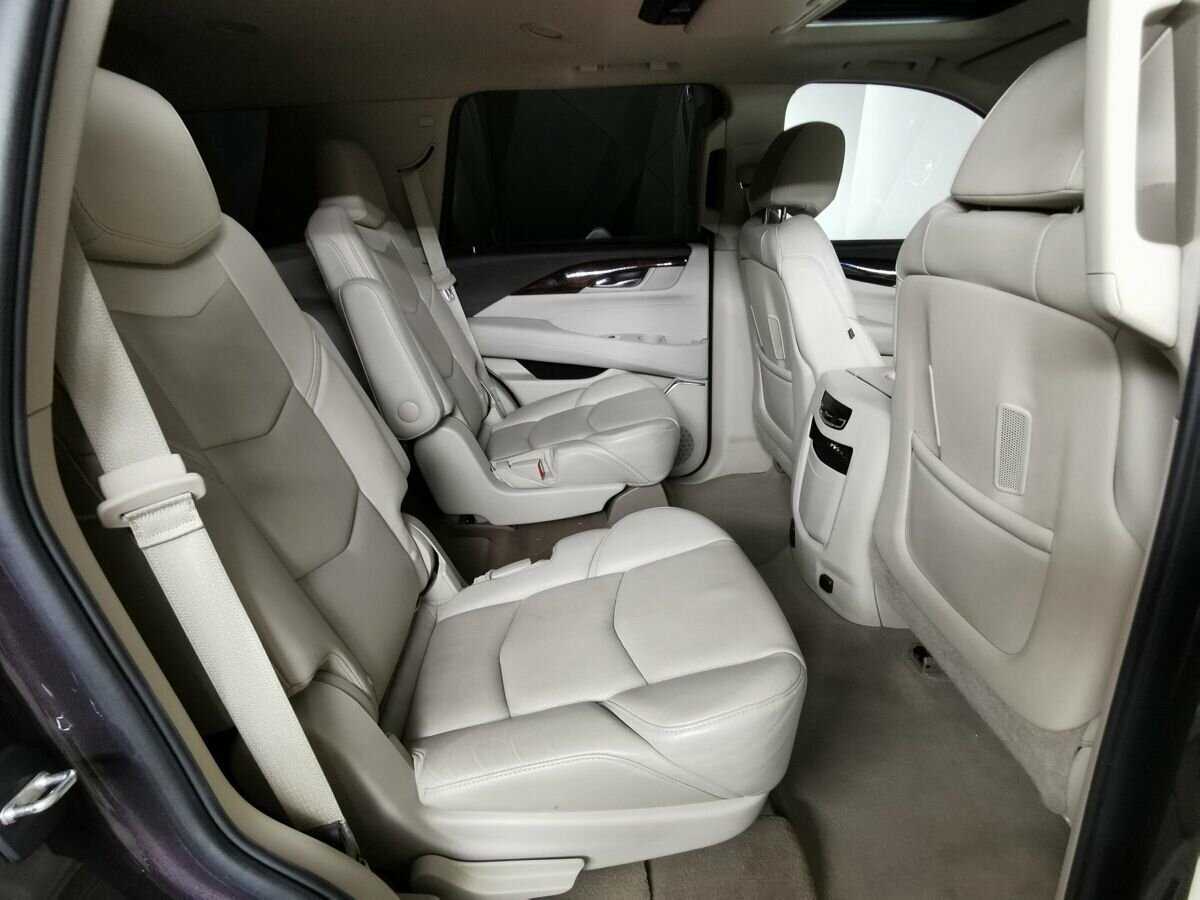 Купить Cadillac Escalade с пробегом. Фото: #11
