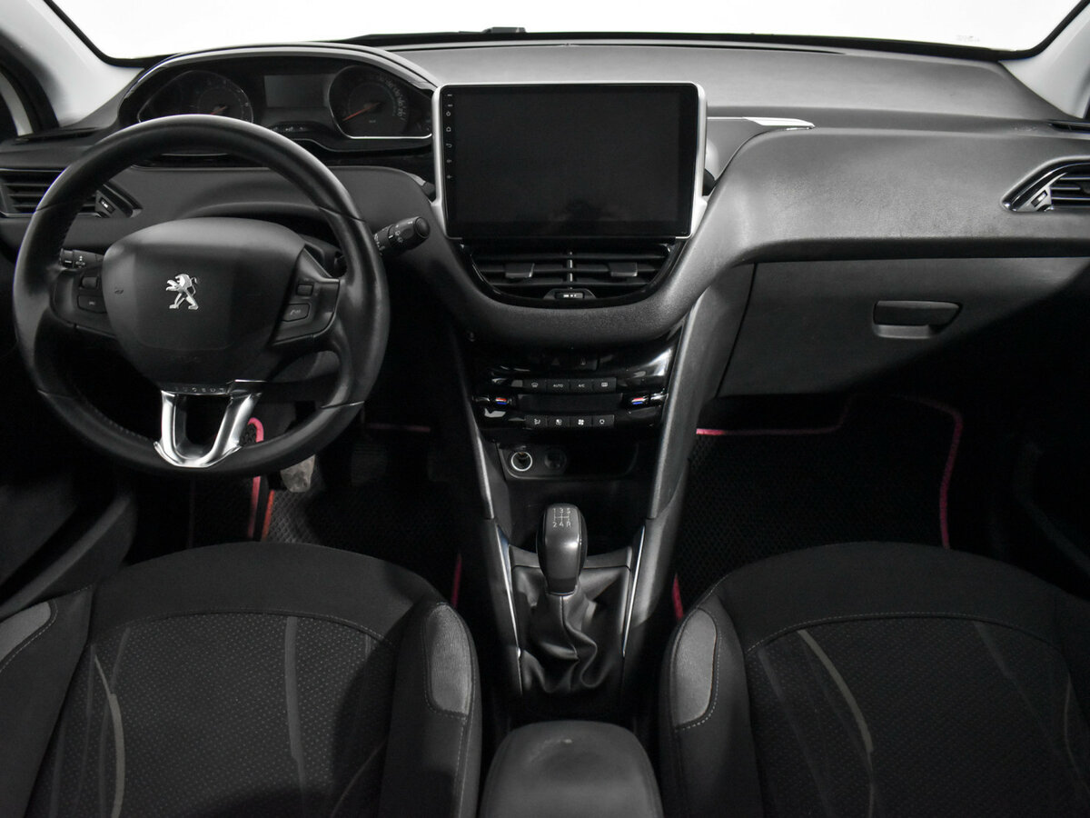 Купить Peugeot 208 с пробегом. Фото: #12