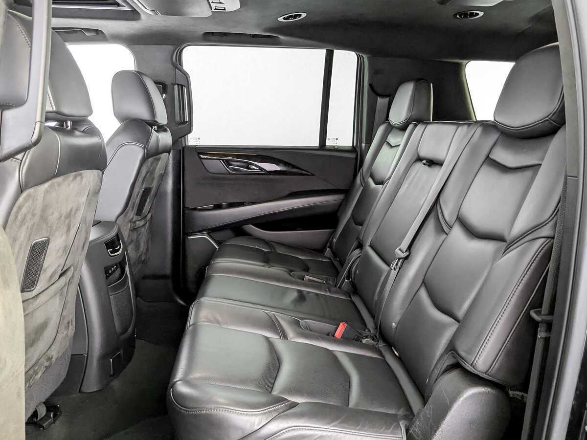 Купить Cadillac Escalade с пробегом. Фото: #9