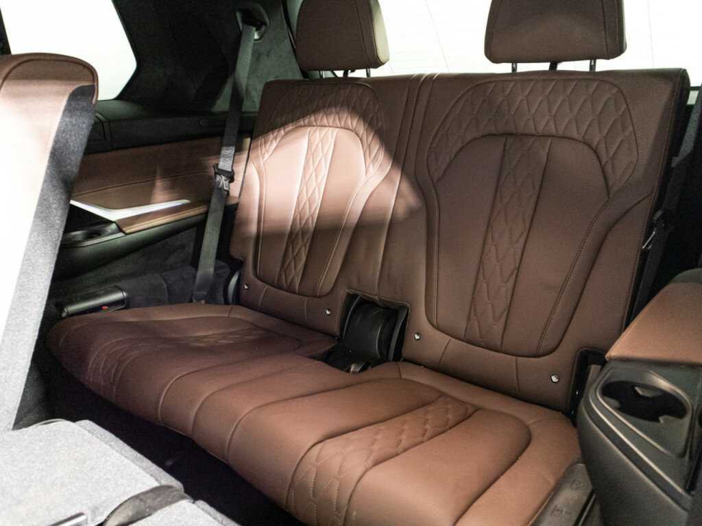 Купить BMW X7 с пробегом. Фото: #17