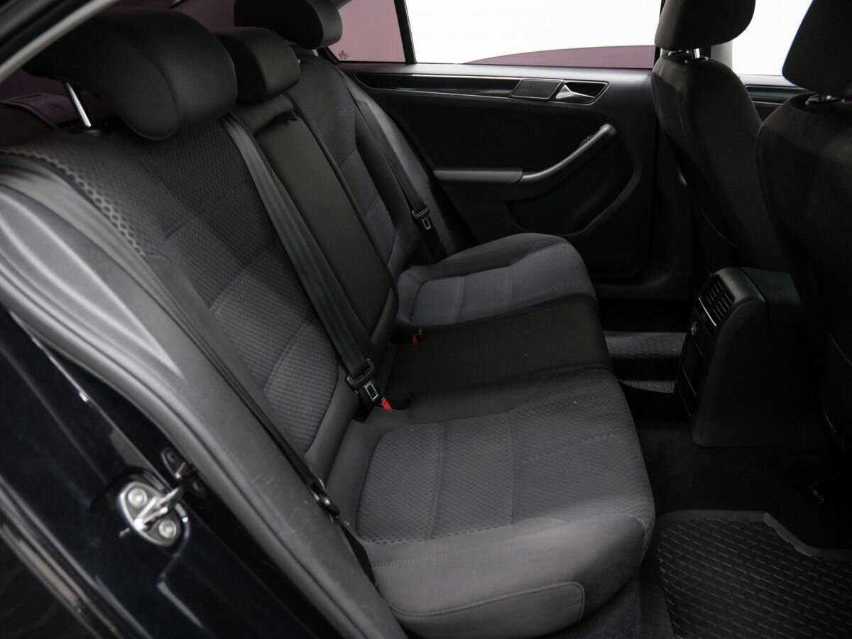 Купить Volkswagen Jetta с пробегом. Фото: #8