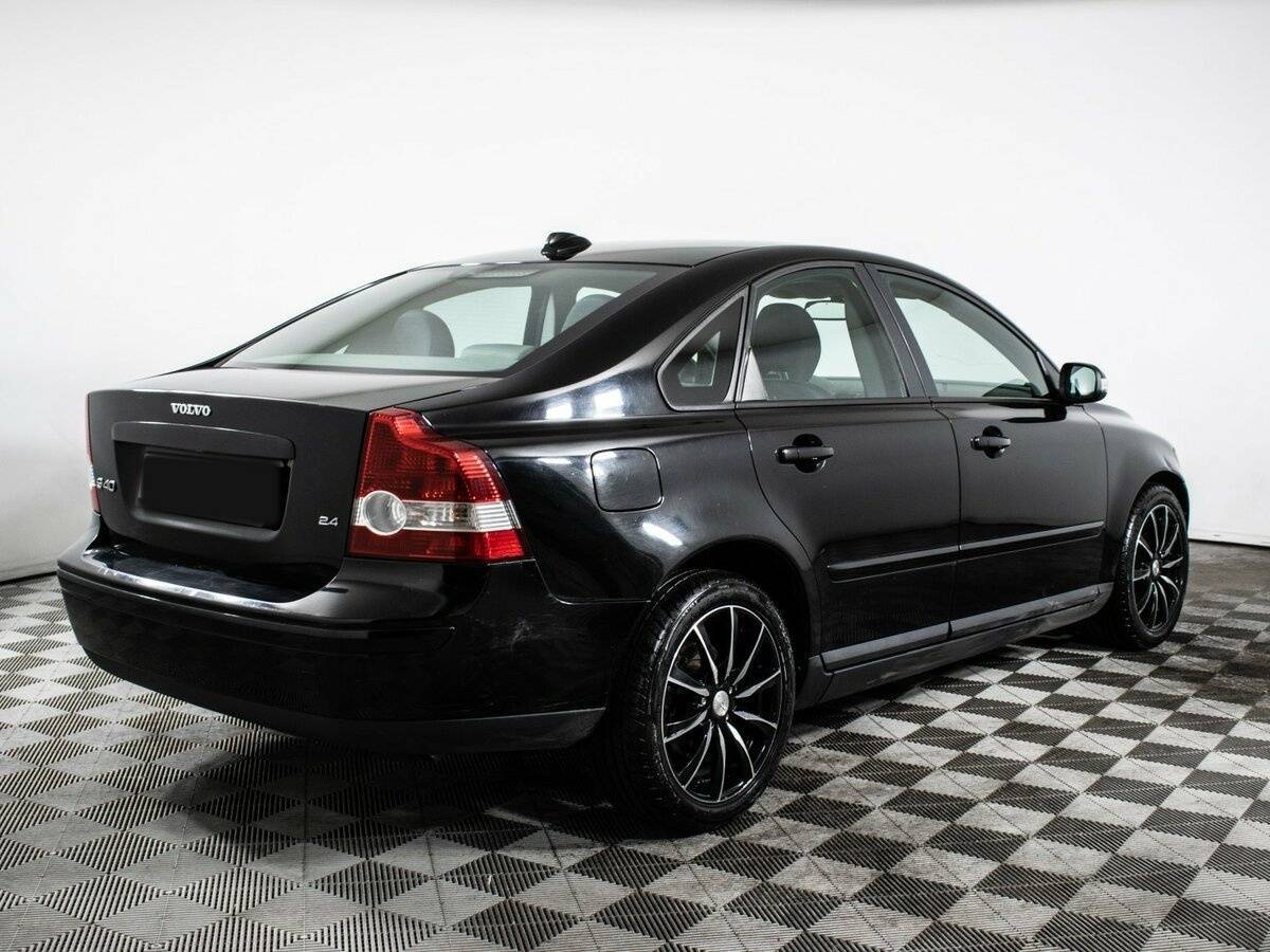 Купить Volvo S40 с пробегом. Фото: #3