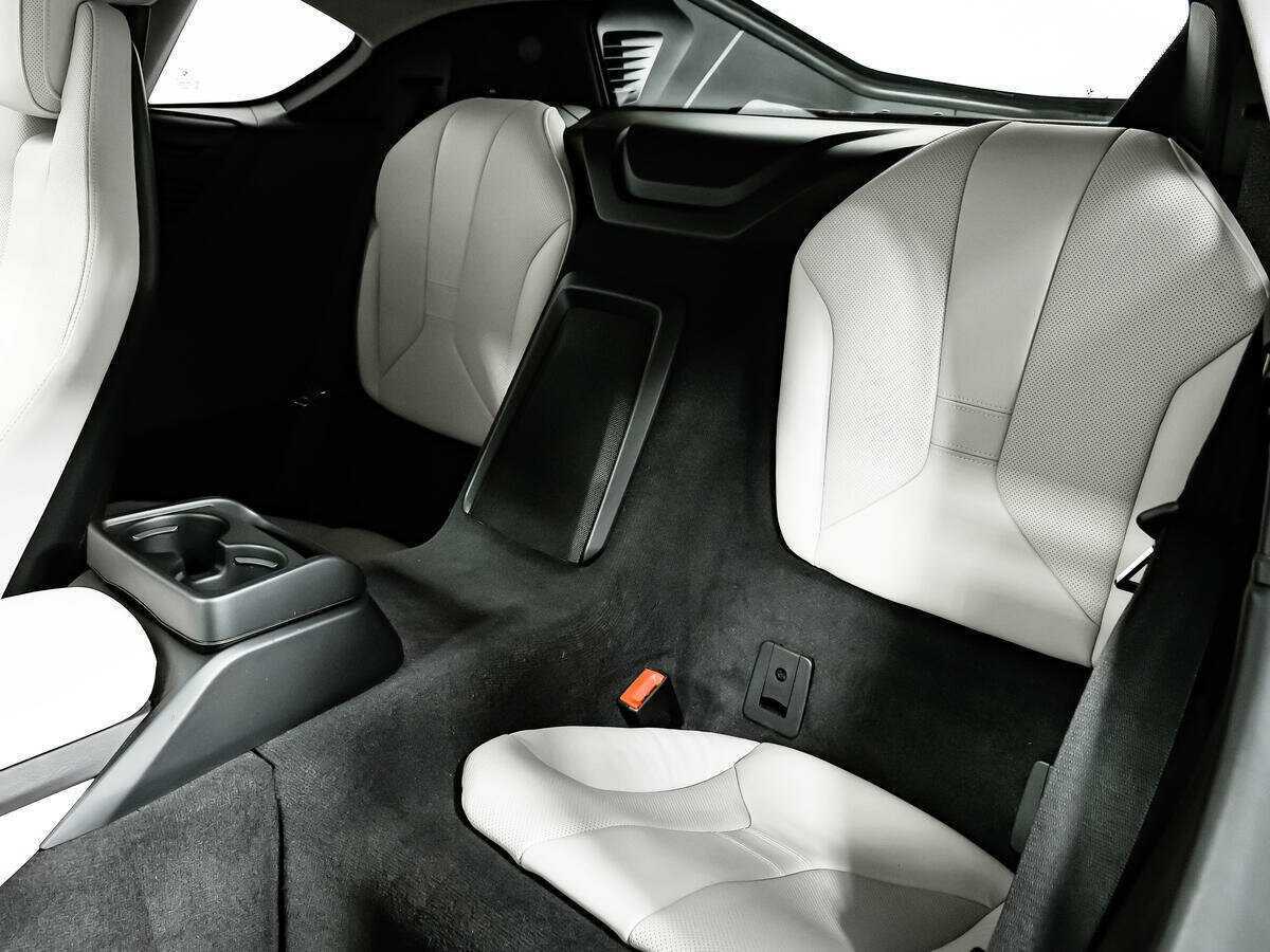 Купить BMW i8 с пробегом. Фото: #11