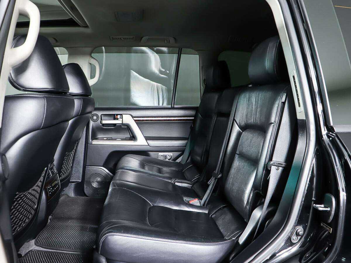 Купить Toyota Land Cruiser с пробегом. Фото: #7