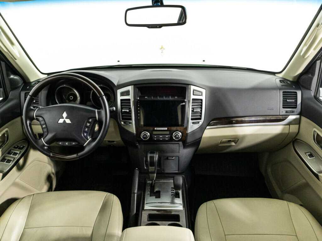 Купить Mitsubishi Pajero с пробегом. Фото: #12