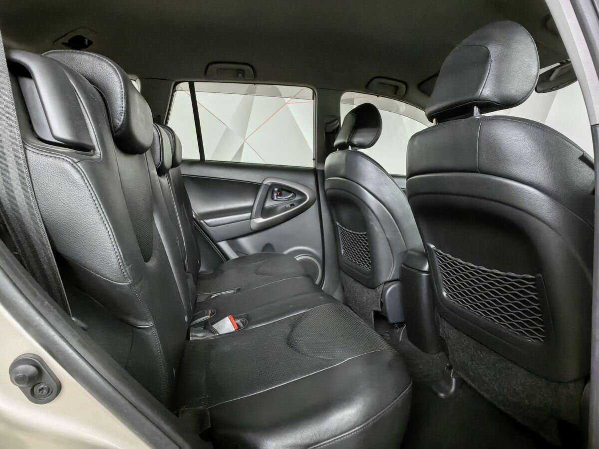 Купить Toyota RAV4 с пробегом. Фото: #11