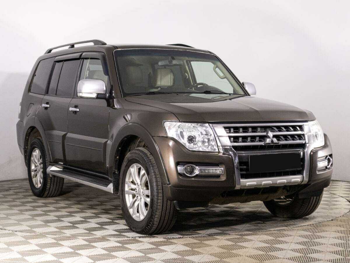 Купить Mitsubishi Pajero с пробегом. Фото: #2