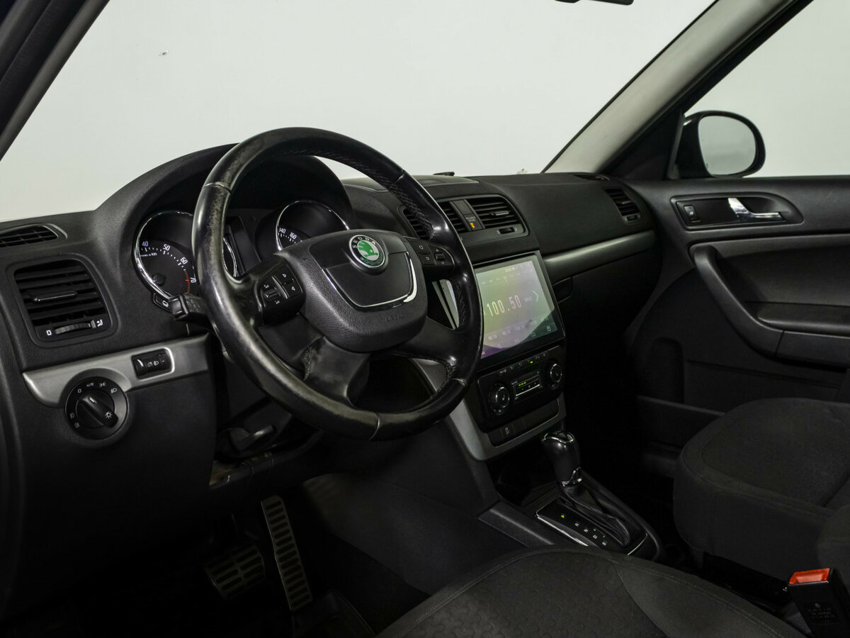 Купить Skoda Yeti с пробегом. Фото: #8
