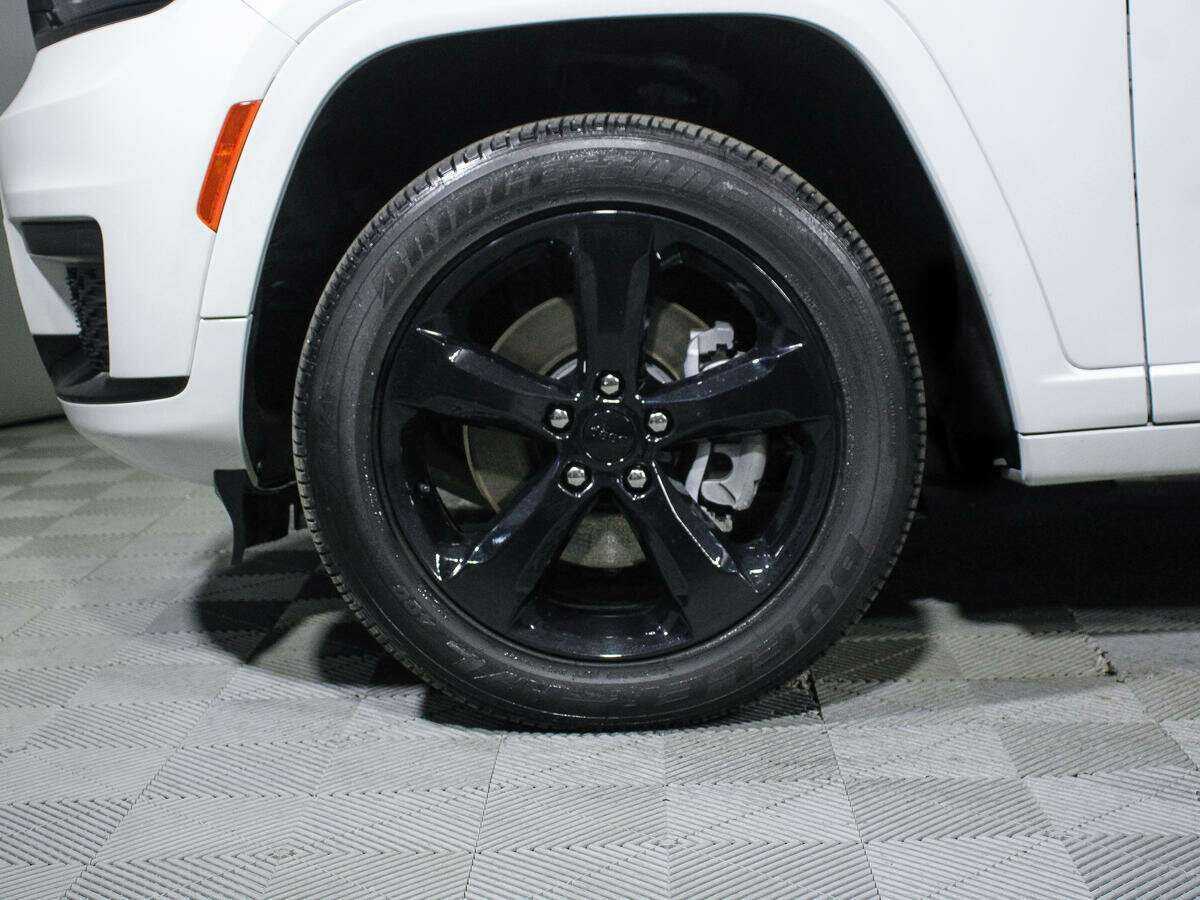 Купить Jeep Grand Cherokee с пробегом. Фото: #12