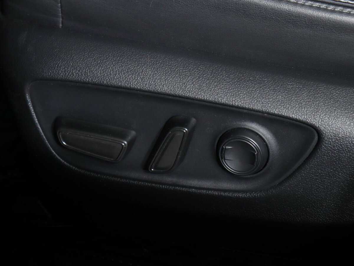 Купить Toyota Land Cruiser с пробегом. Фото: #14
