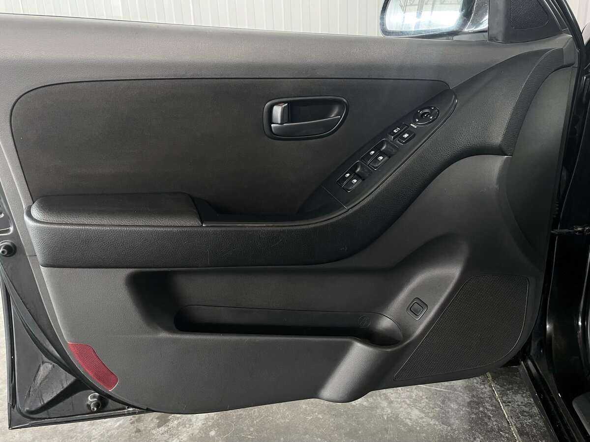 Купить Hyundai Elantra с пробегом. Фото: #14