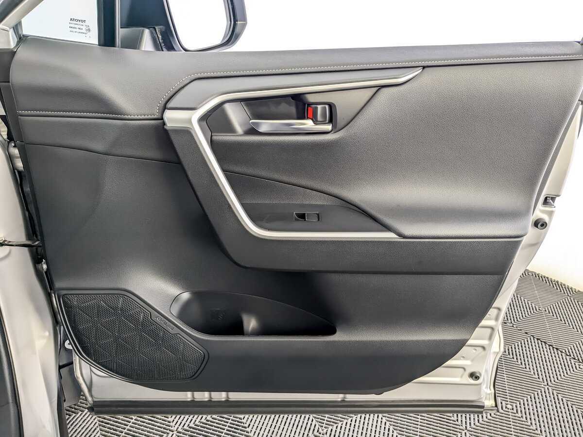 Купить Toyota RAV4 с пробегом. Фото: #19