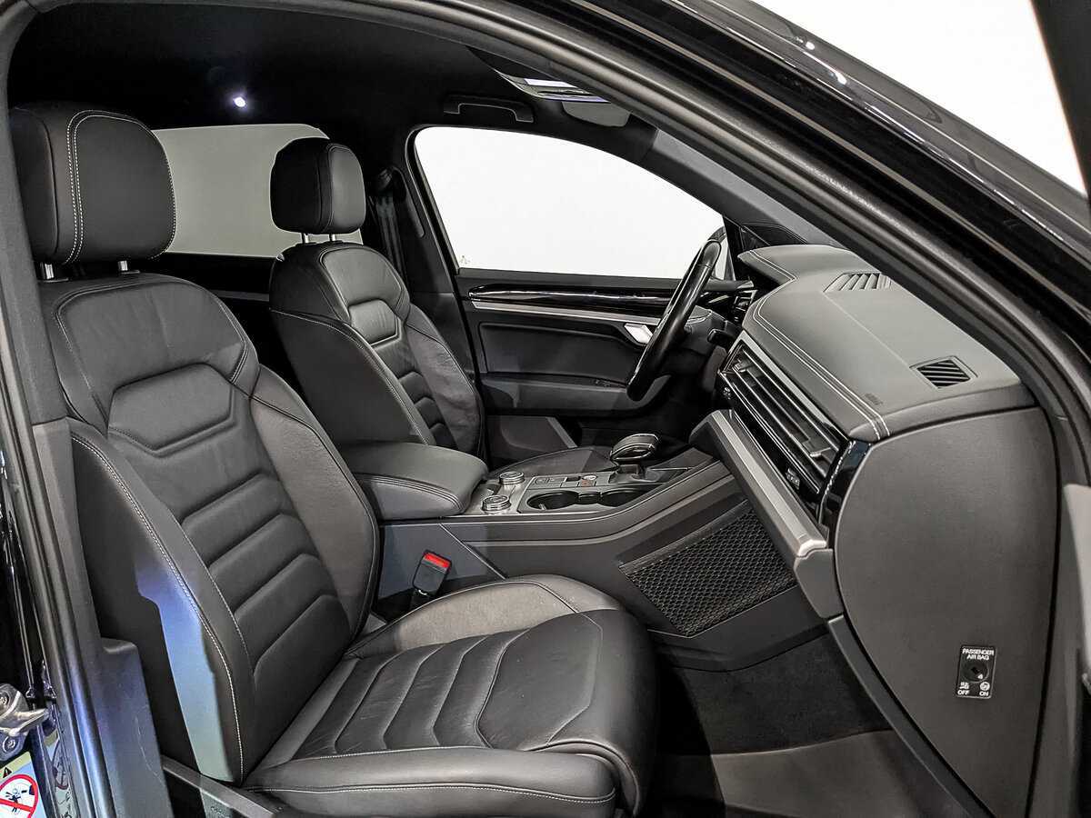 Купить Volkswagen Touareg с пробегом. Фото: #22