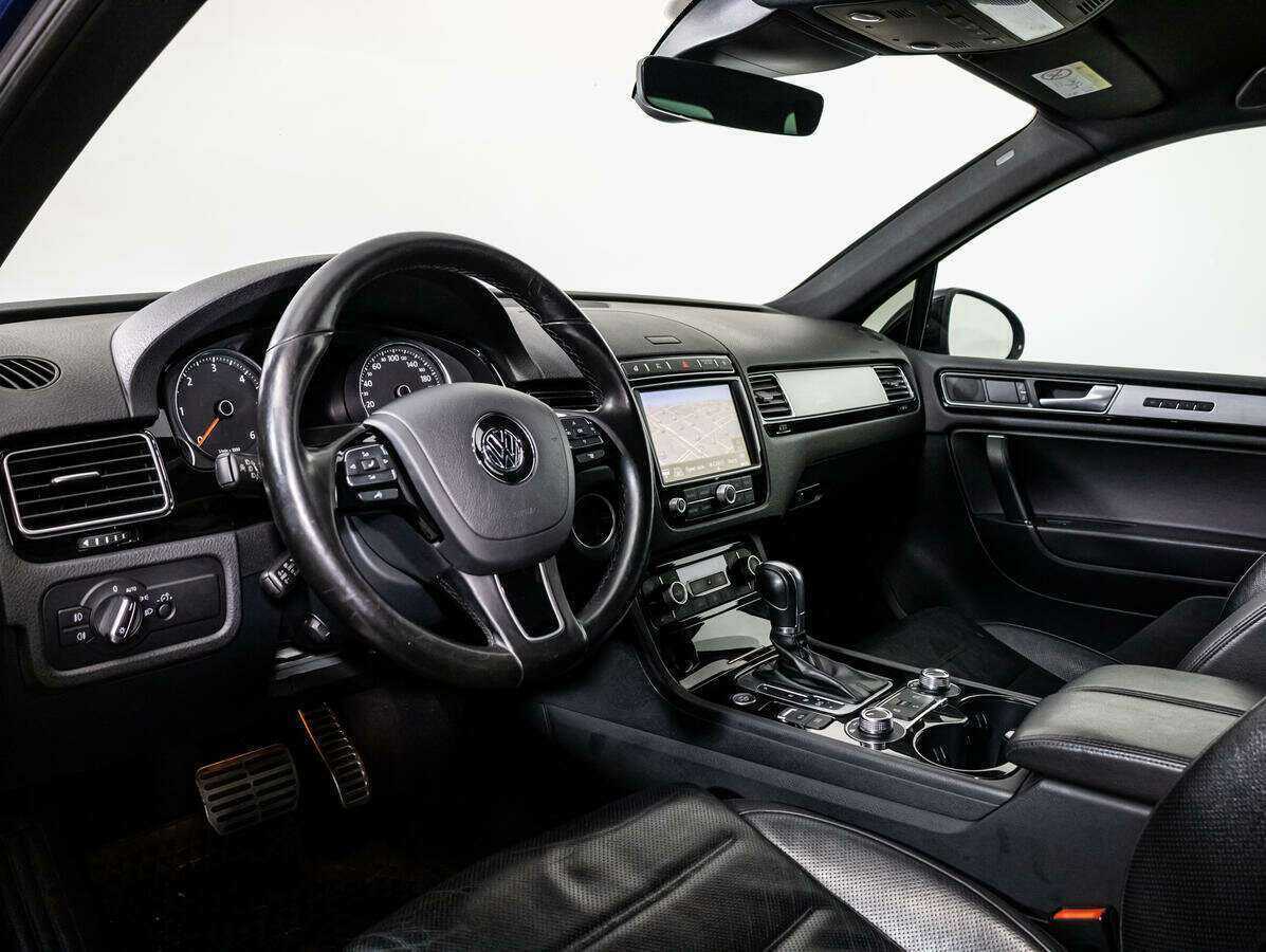 Купить Volkswagen Touareg с пробегом. Фото: #8
