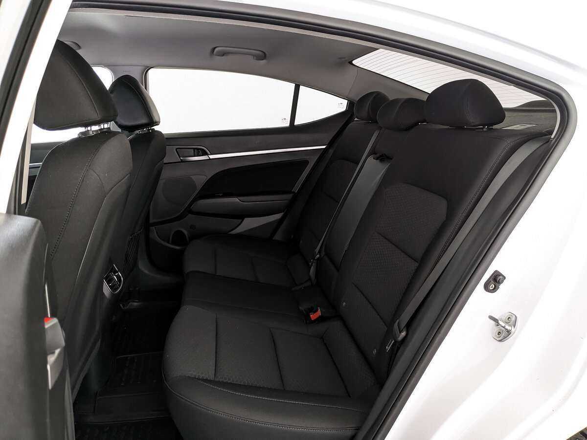 Купить Hyundai Elantra с пробегом. Фото: #13