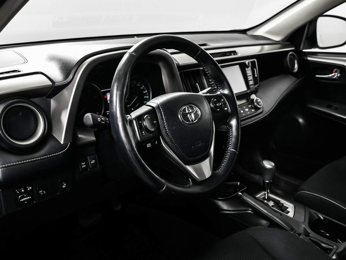 Купить Toyota RAV4 с пробегом. Фото: #11