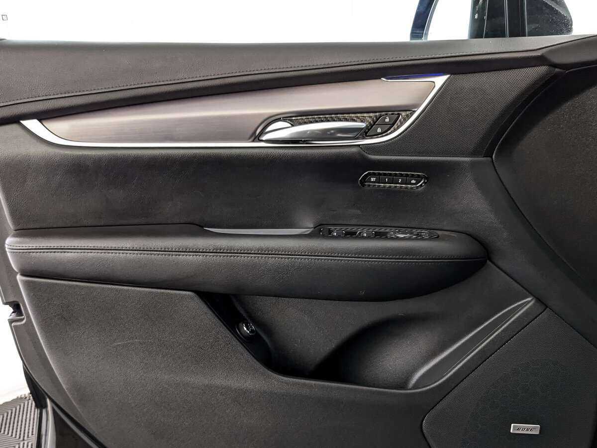 Купить Cadillac XT5 с пробегом. Фото: #14