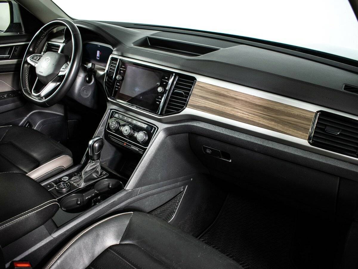 Купить Volkswagen Teramont с пробегом. Фото: #4