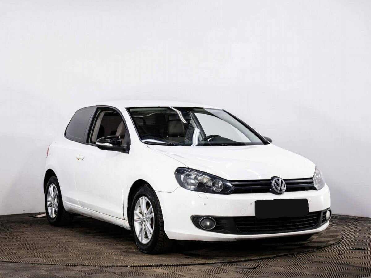 Купить Volkswagen Golf с пробегом. Фото: #2