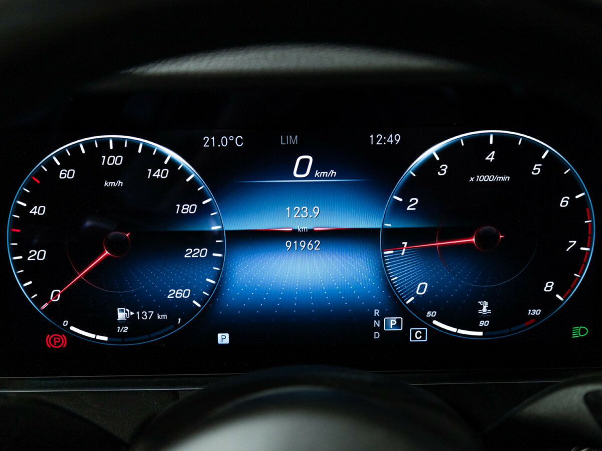Купить Mercedes-Benz E-Класс с пробегом. Фото: #10
