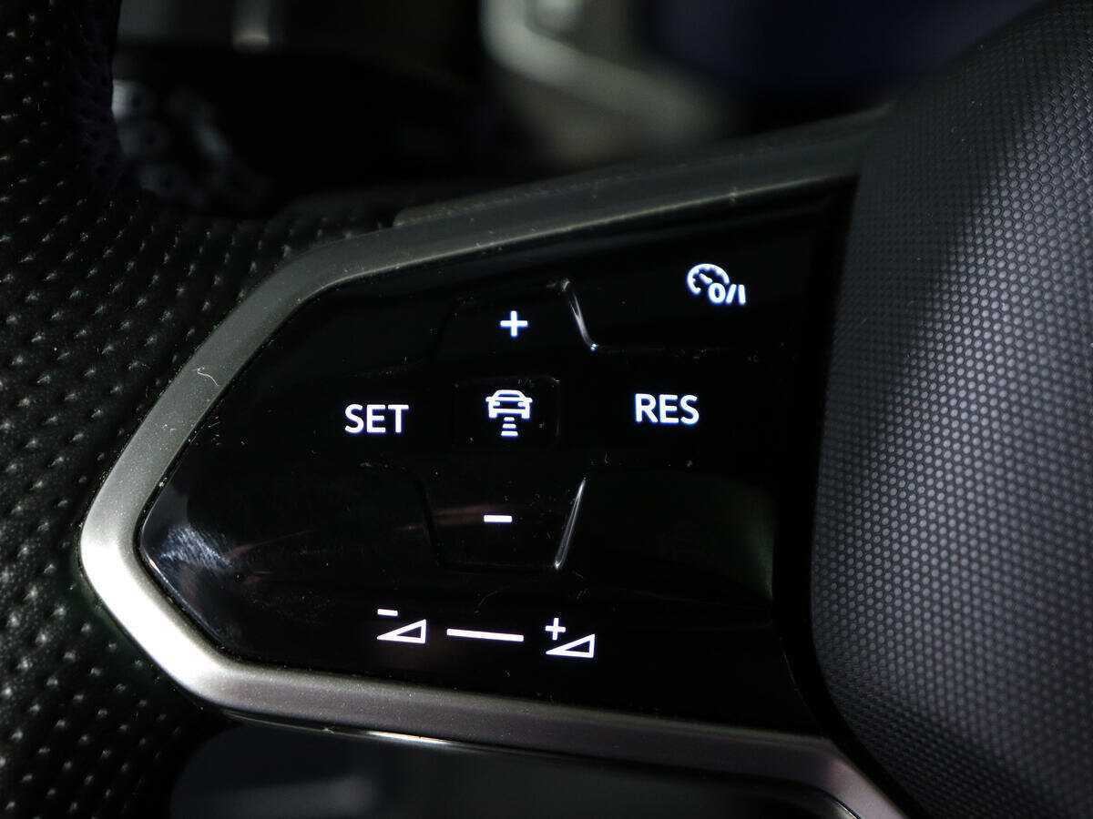 Купить Volkswagen Tiguan с пробегом. Фото: #21