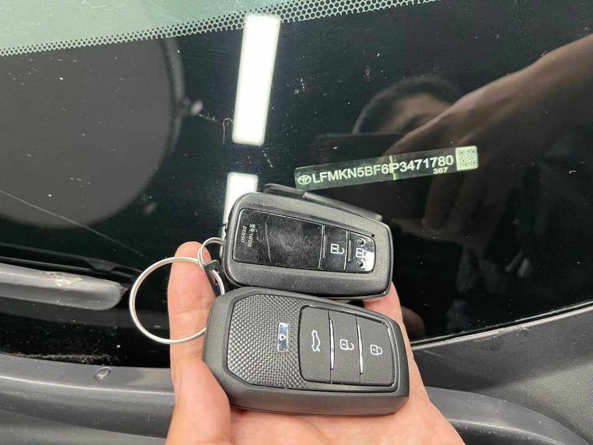 Купить Toyota RAV4 с пробегом. Фото: #22