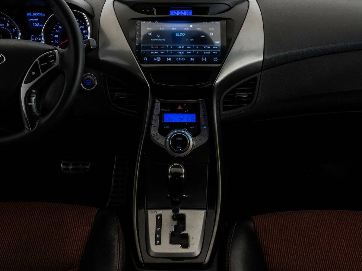 Купить Hyundai Elantra с пробегом. Фото: #9