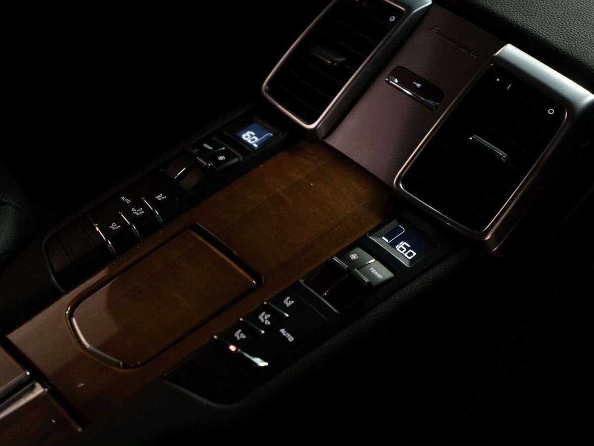 Купить Porsche Panamera с пробегом. Фото: #18