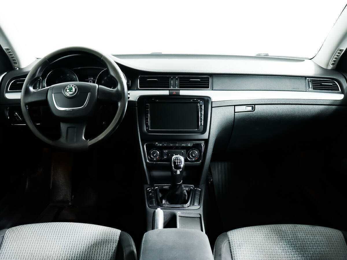 Купить Skoda Superb с пробегом. Фото: #10