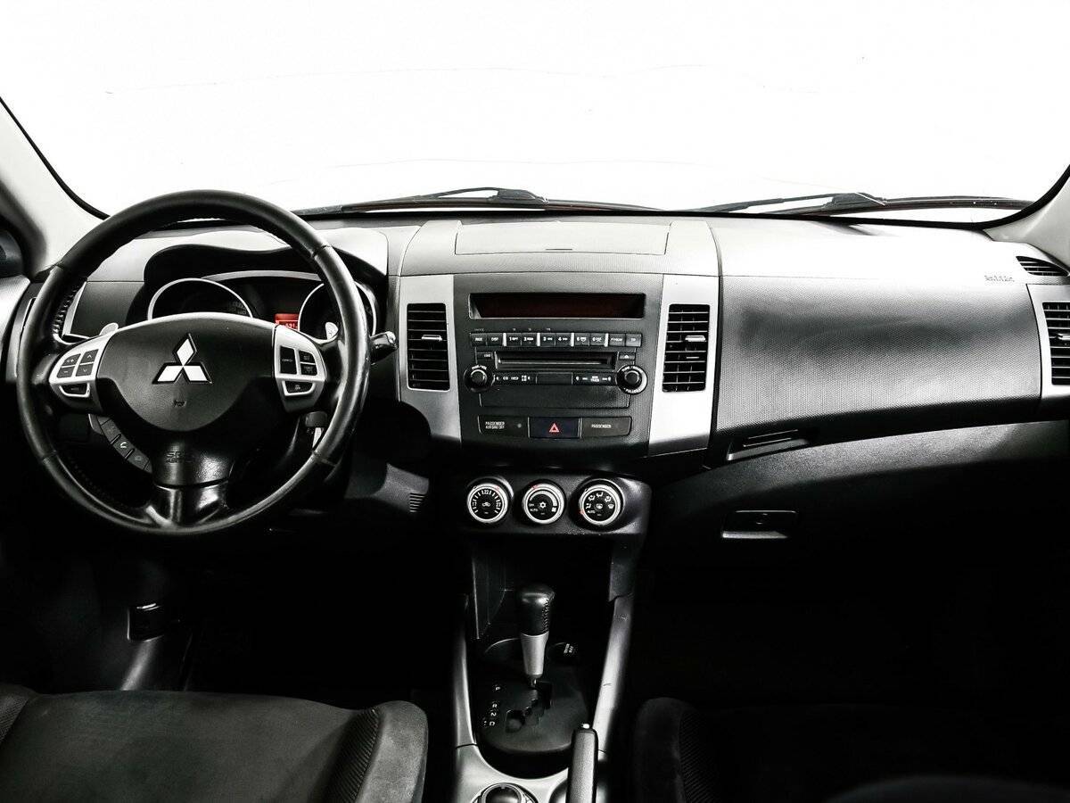 Купить Mitsubishi Outlander с пробегом. Фото: #10