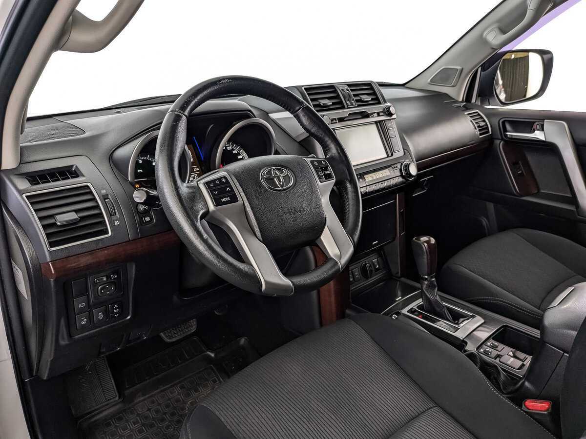 Купить Toyota Land Cruiser Prado с пробегом. Фото: #10