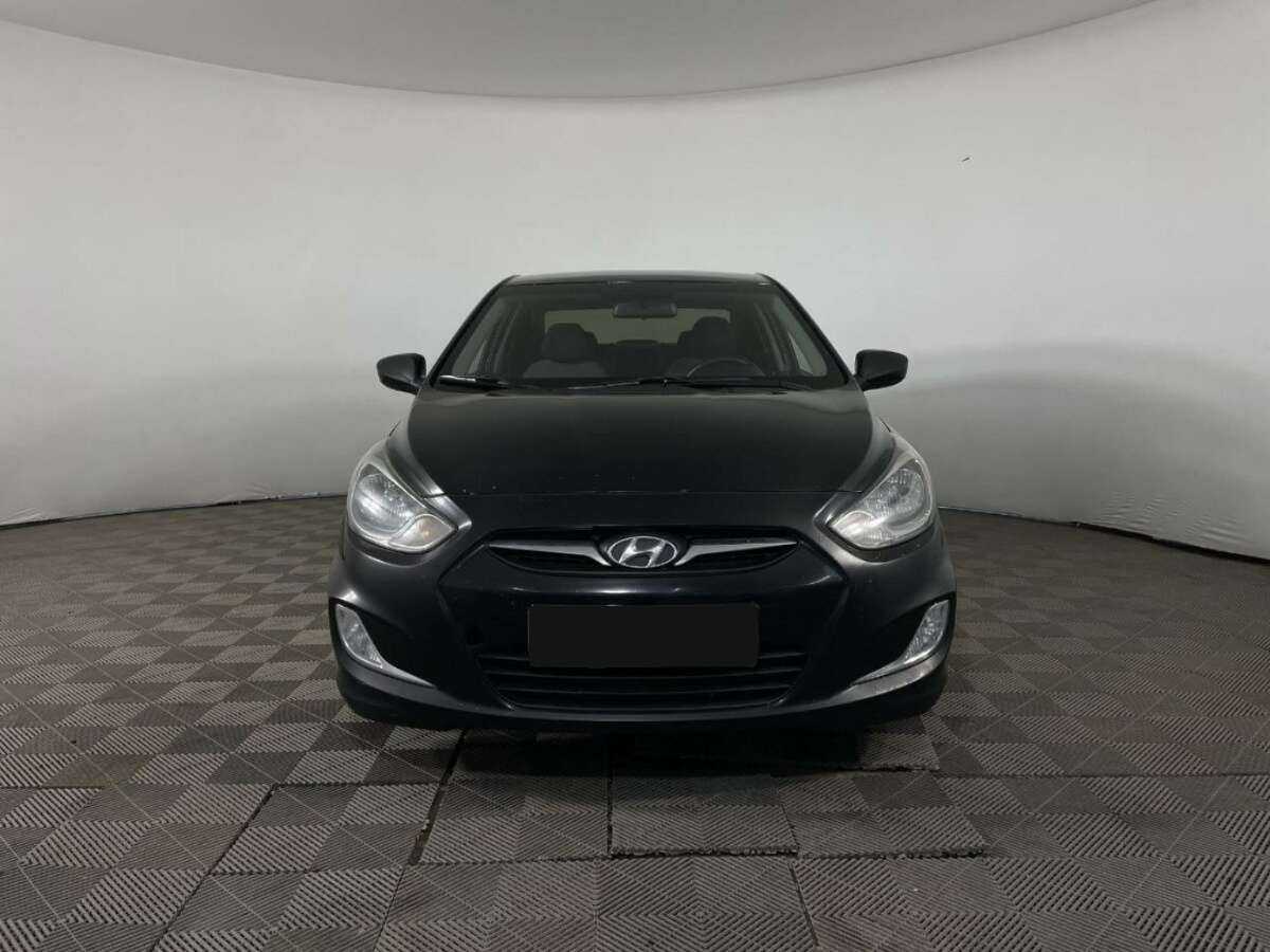 Купить Hyundai Solaris с пробегом. Фото: #1