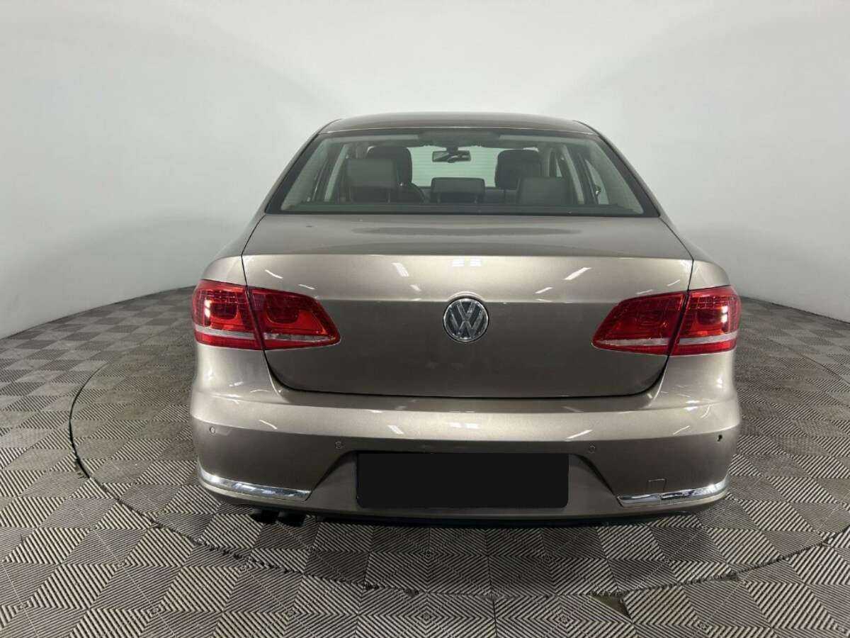 Купить Volkswagen Passat с пробегом. Фото: #2