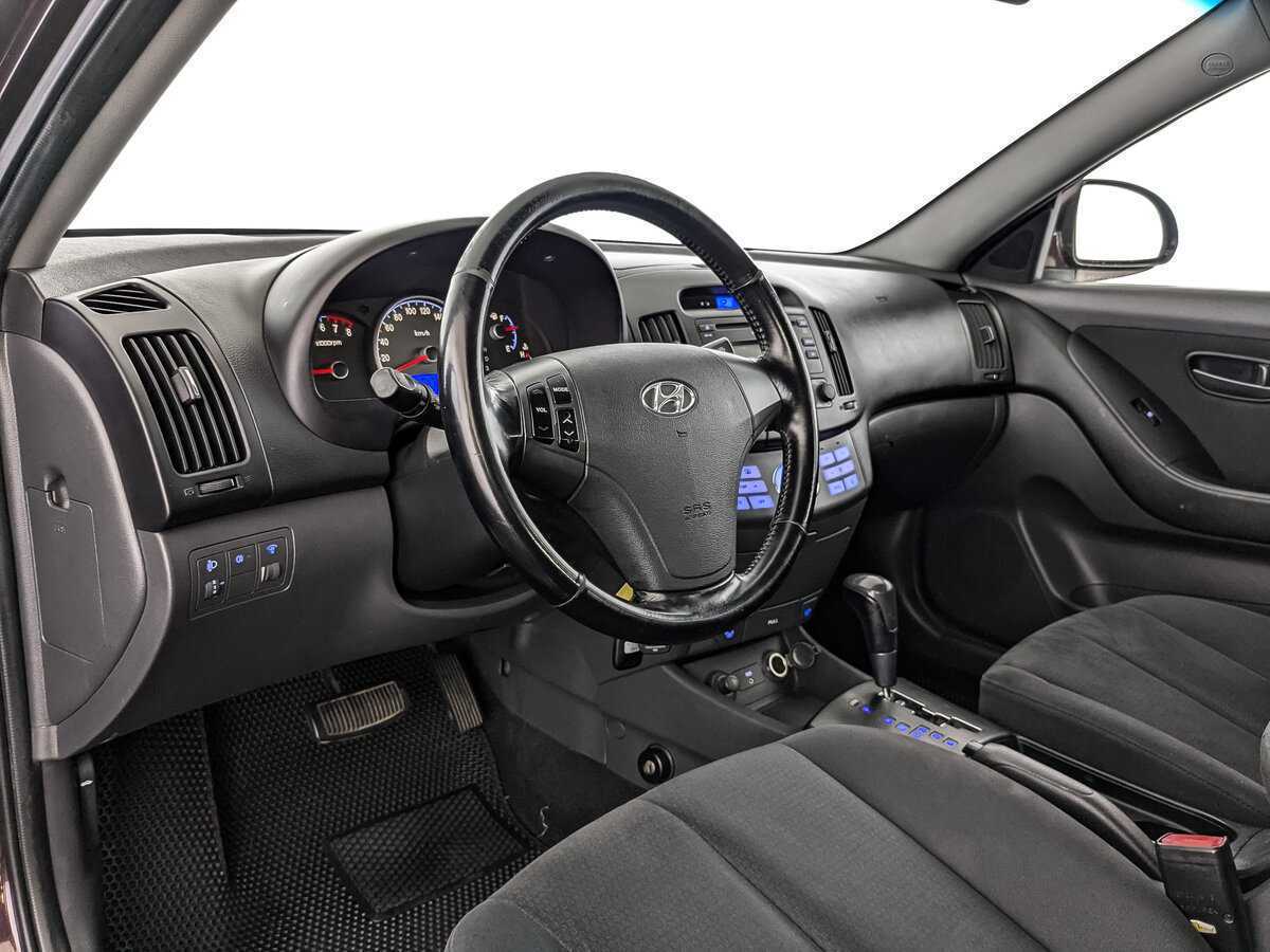 Купить Hyundai Elantra с пробегом. Фото: #10