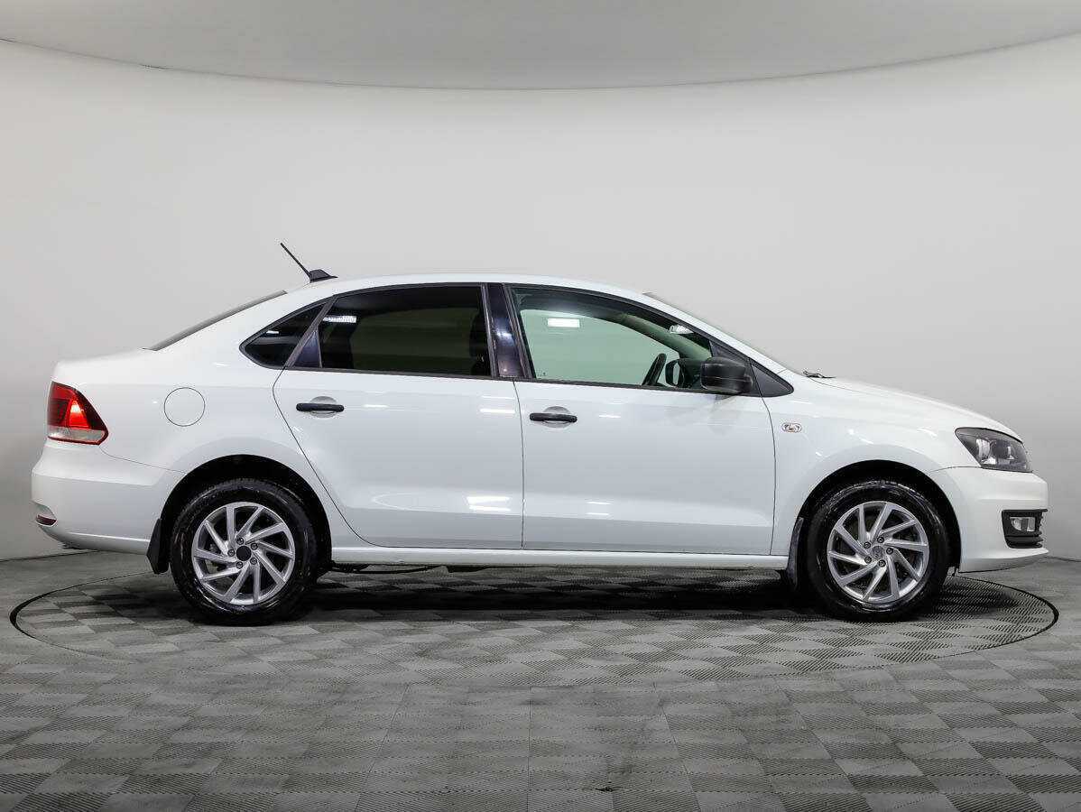 Купить Volkswagen Polo с пробегом. Фото: #2