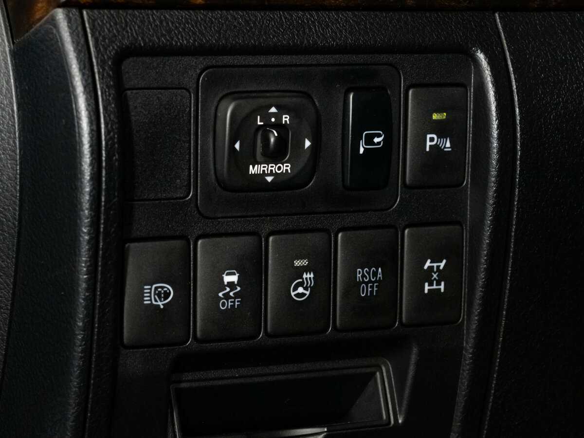 Купить Toyota Land Cruiser с пробегом. Фото: #30