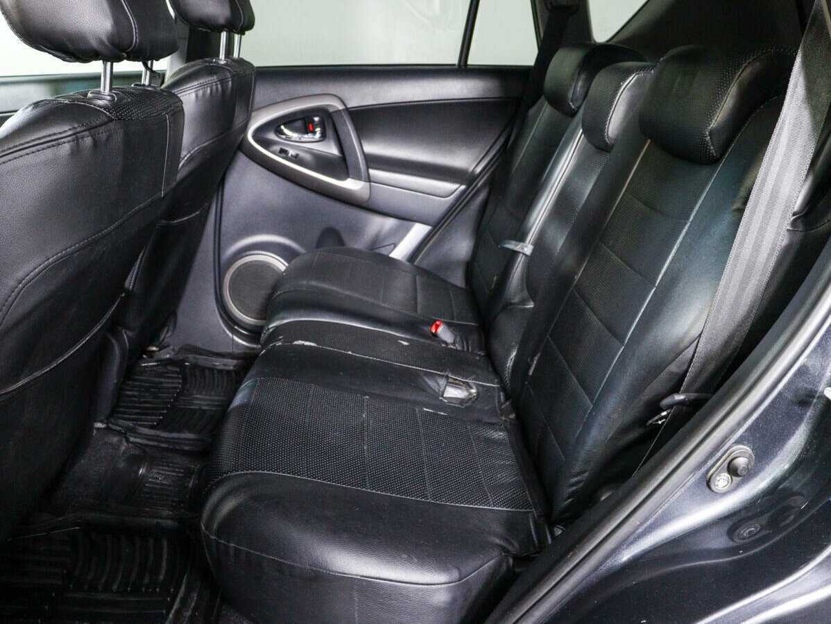 Купить Toyota RAV4 с пробегом. Фото: #7