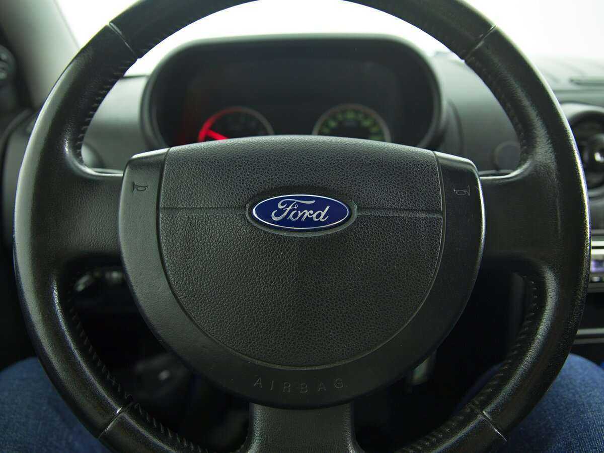 Купить Ford Fusion с пробегом. Фото: #13