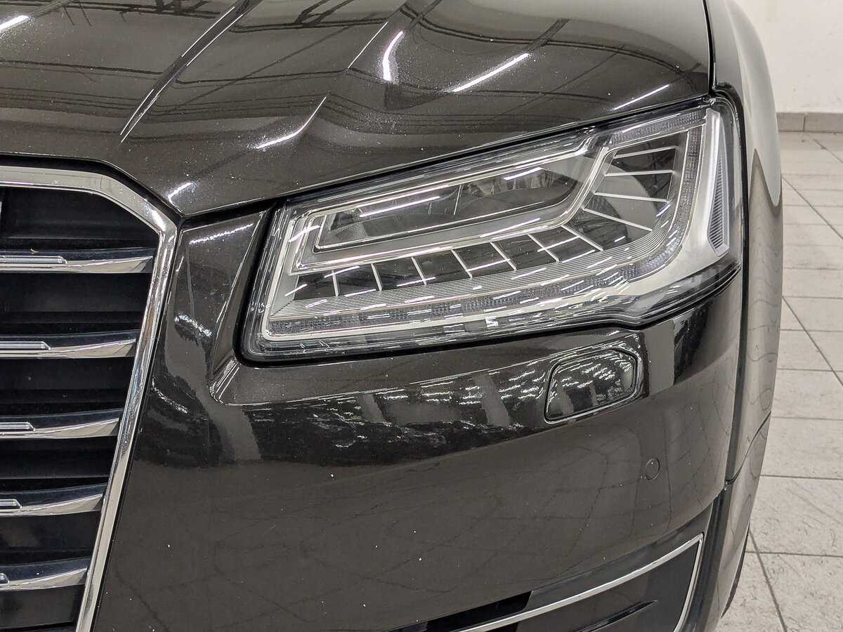 Купить Audi A8 с пробегом. Фото: #10