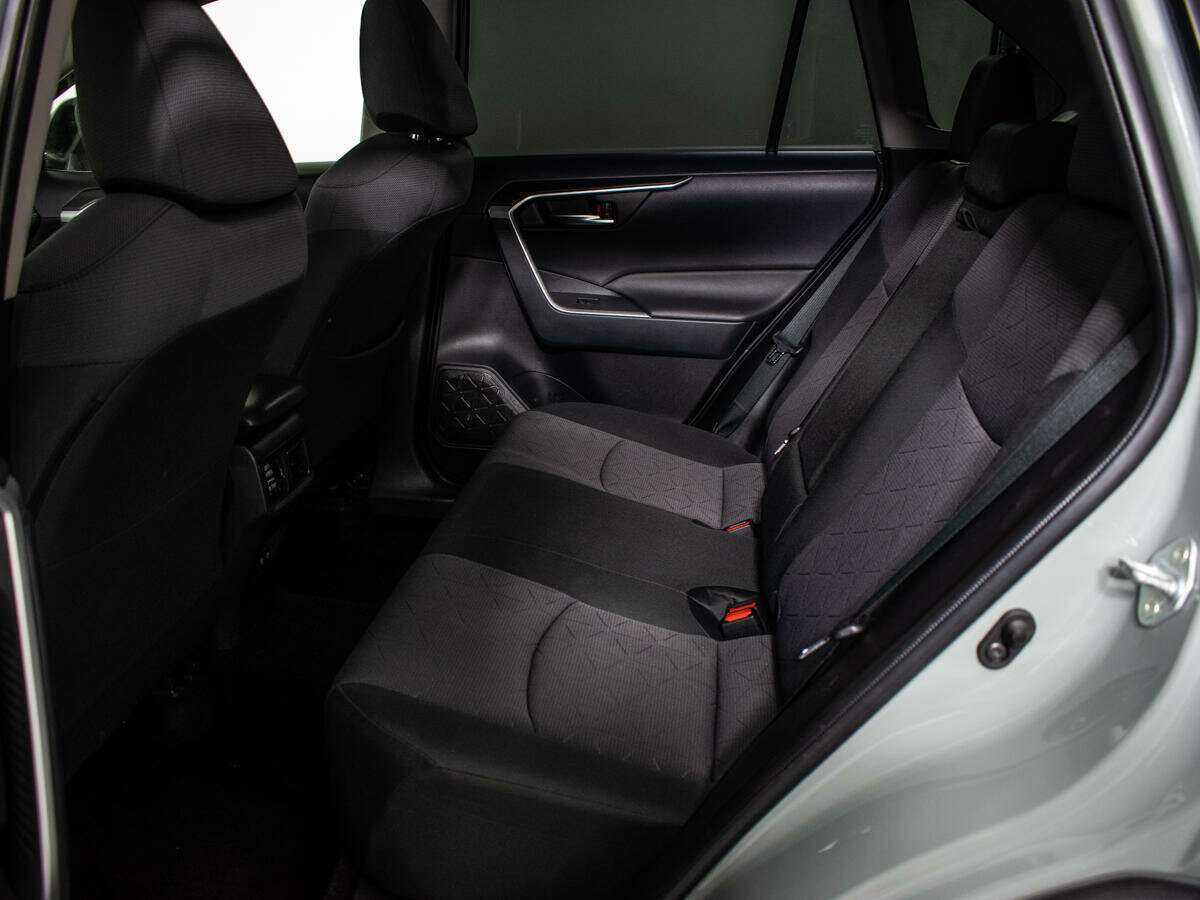 Купить Toyota RAV4 с пробегом. Фото: #9