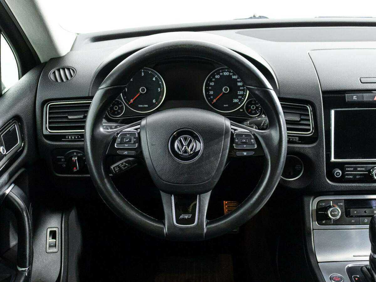 Купить Volkswagen Touareg с пробегом. Фото: #23